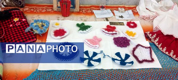 نمایشگاه دست‌سازه‌ها به‌مناسبت دهه فجر در شهر سپیددشت