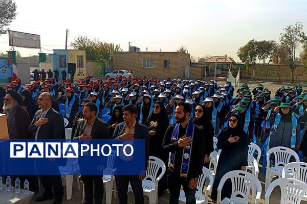 همایش «وطن‌یار»؛ تجدید عهد دانش‌آموزان ورامینی با شهدا و فرهنگ ایستادگی
