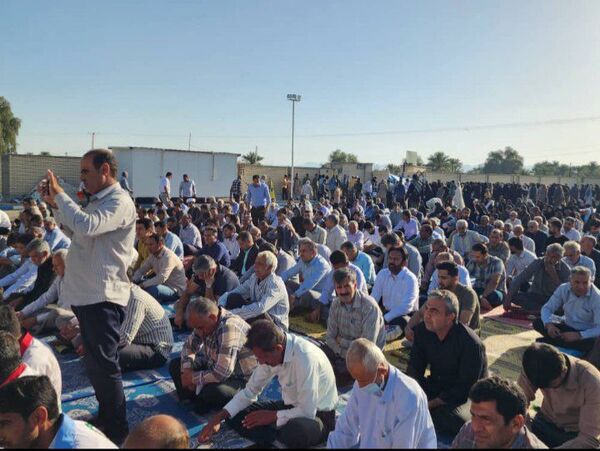 اقامه نماز عید سعید فطر در شهرستان منوجان 