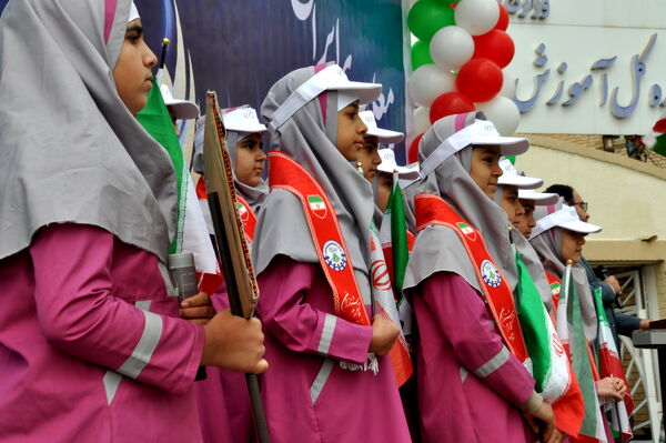 برگزاری آیین نمادین نواختن زنگ سپاس معلم در کرمانشاه