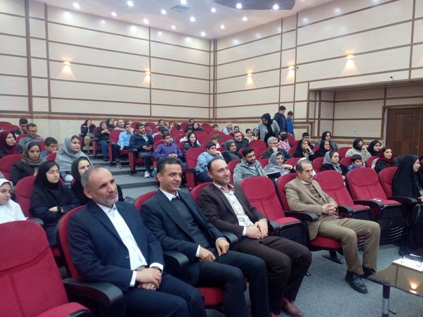 آیین تجلیل از دانش‌آموزان برتراستانی و کشوری در پژوهش سرای دکتر حسابی شهرستان قدس 