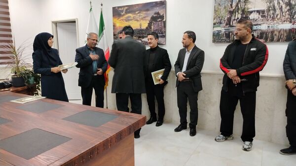 ملایر، شهر جهانی انگور و مبل و منبت ایران زمین