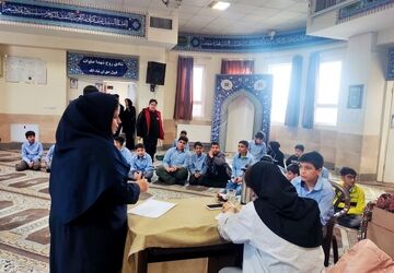 معاینات پزشکی دانش‌آموزان مدرسه انصارالمهدی قرچک