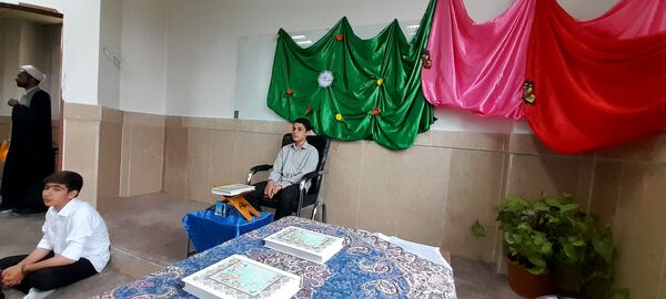 رقابت دانش‌آموزان شهرستان خلیل‌آباد در چهل‌ودومین دوره مسابقات قرآن عترت و نماز 