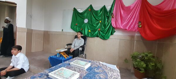 رقابت دانش‌آموزان شهرستان خلیل‌آباد در چهل‌ودومین دوره مسابقات قرآن عترت و نماز 