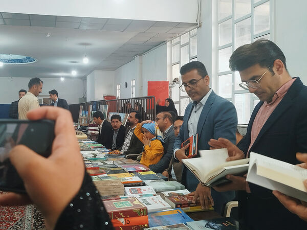 گرامیداشت روز معلم در نماز جمعه لردگان 