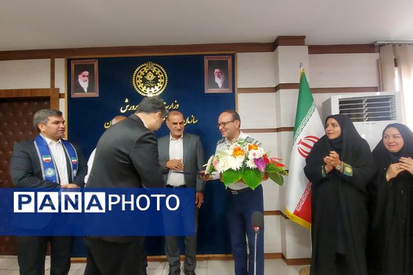 نشست فصلی و توان افزایی مأمورین و مسئولین سازمان دانش‌آموزی شهرستان‌های استان تهران 