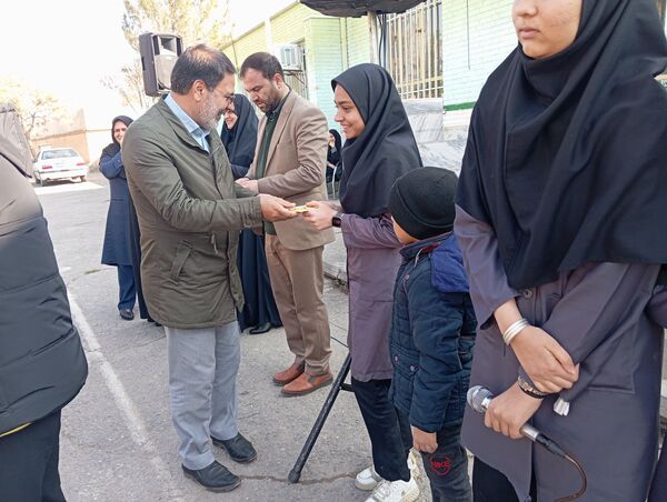 بزرگداشت هفته بسیج در دبیرستان حاج تقی نجفی نیشابور 