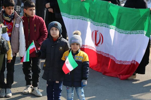 شکوه همبستگی مردم شهید پرور فشافویه در راهپیمایی ۲۲ بهمن