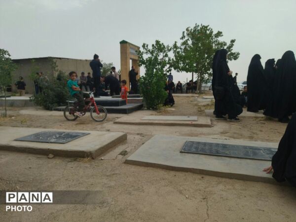 جمعیت زنان و مردان شیر دل این خاک در روستای بابان در تولدشهیدمهدی بیات 