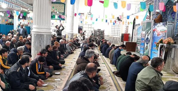 برپایی میز خدمت مشاوره در مصلی نماز جمعه آشخانه