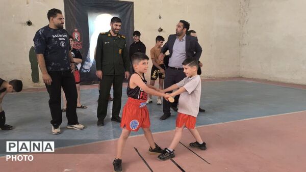 همایش بزرگ پیاده‌ روی خانوادگی به مناسبت هفته دفاع مقدس در بیرانشهر