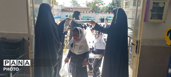 جشن شکوفه ها در دبستان عصمت