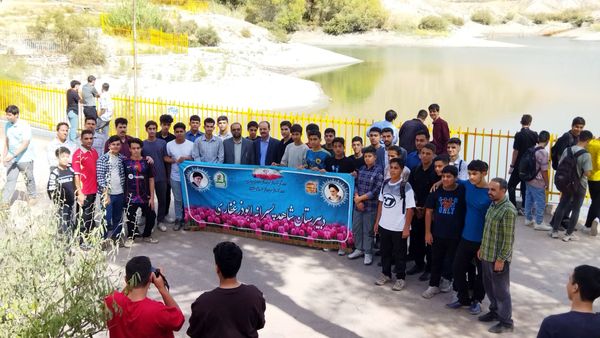بازدید دانش آموزان پایه دهم دبیرستان شاهد ابوذر غفاری از سد اردوگاه باغرود 