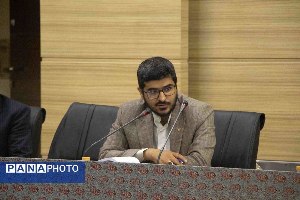 سازمان دانش آموزی خود را رهرو ولایت و خدمتگذار نظام تعلیم وتربیت می‌داند
