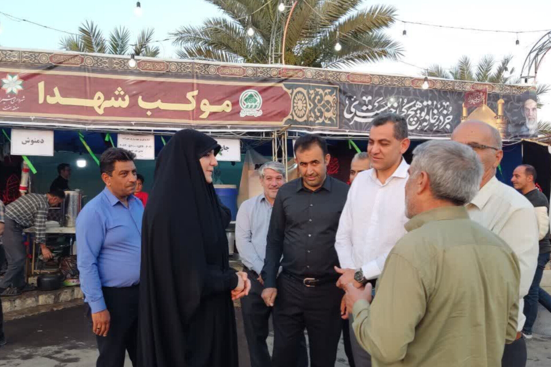 ارائه خدمات به زائران حسینی در شهر شیراز در حال انجام است