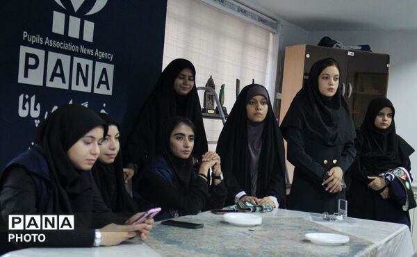 نشست صمیمی نایب رئیس مجلس شورای اسلامی با مربیان پیشتاز و خبرنگاران پانا همدان