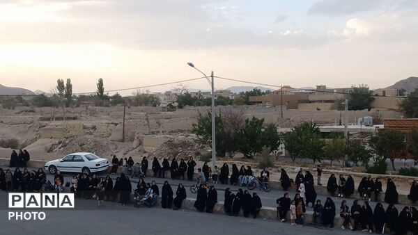 تجلی عشق در اربعین، از دهق تا کربلا 