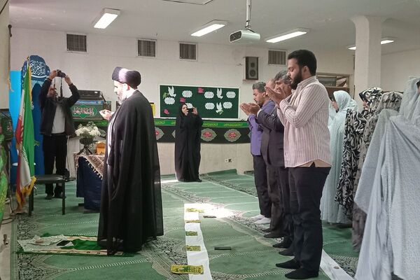  زنگ نماز در هنرستان آفرینش پردیس با حضور امام جمعه و مدیر آموزش و پرورش