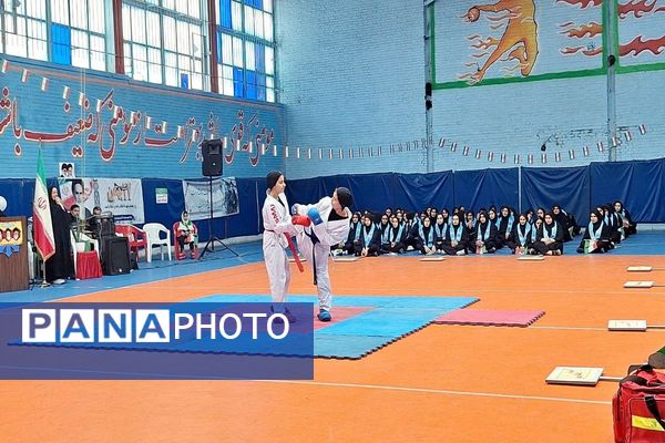 یاوران انقلاب؛روشنای مسیر نوجوانان امروز