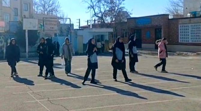 مسابقه داژبال یادواره شهدای دانش آموز جنگ دوازده روزه