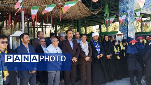 مراسم غبارروبی و عطرافشانی مزار شهدای 400 دستگاه ناحیه 3 کرج در هفته دفاع مقدس