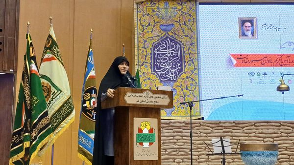 نمایشگاه «در لباس سربازی»