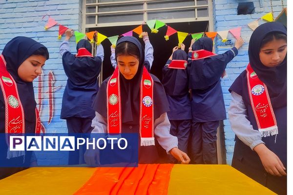 جشن باشکوه میلاد امام عصر (عج) در هئیت دخترانه ریحانه ها