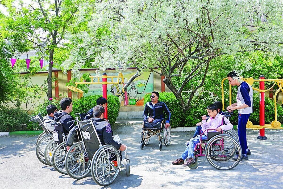 نگاه جامعه به توانایی‌های افراد باید تغییر کند