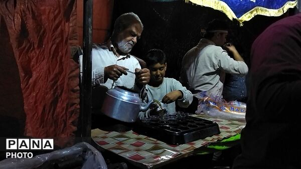 چایخانه بلوار جمهوری در نود و پنجمین شب از اجتماعات 