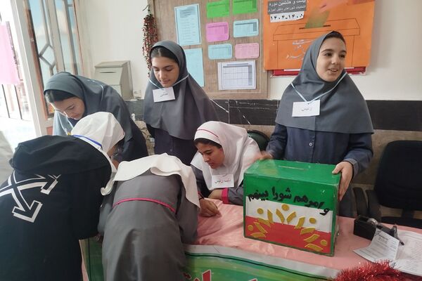 شور انتخاباتی دانش آموزان چهاردانگه