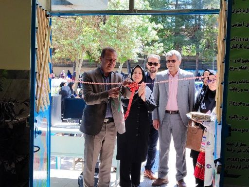 نمایشگاه هنرهای دستی و نمایشگاه کسب و کار دانش‌آموزی در هنرستان ثمین شهرستان سملقان