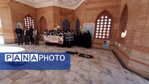 غبارروبی مزار شهدا در گناباد