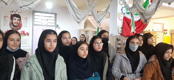 نمایشگاه انقلاب در مدرسه حضرت خدیجه(س) شیروان 