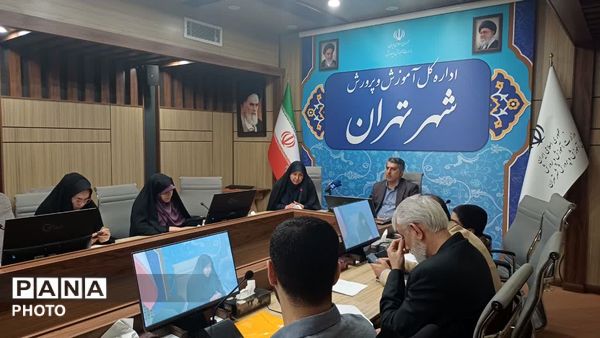 تقدیر از دانش‌آموزخبرنگاران، نمایندگان مجلس و مجامع دانش‌آموزی در نشست گفت‌وگوی بین‌نسلی تهران