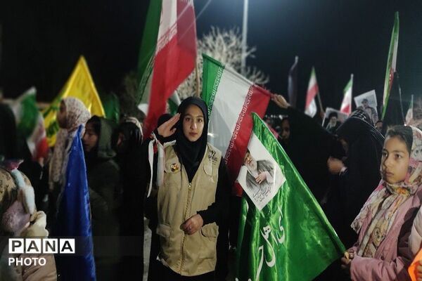 حضور گرم  دهه نودی ها در قلب اجتماعات شهر بار نیشابور