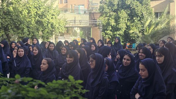 شور مهر، یاد مقاومت؛ نخستین روز مدرسه در هنرستان هنرهای زیبای دختران اصفهان