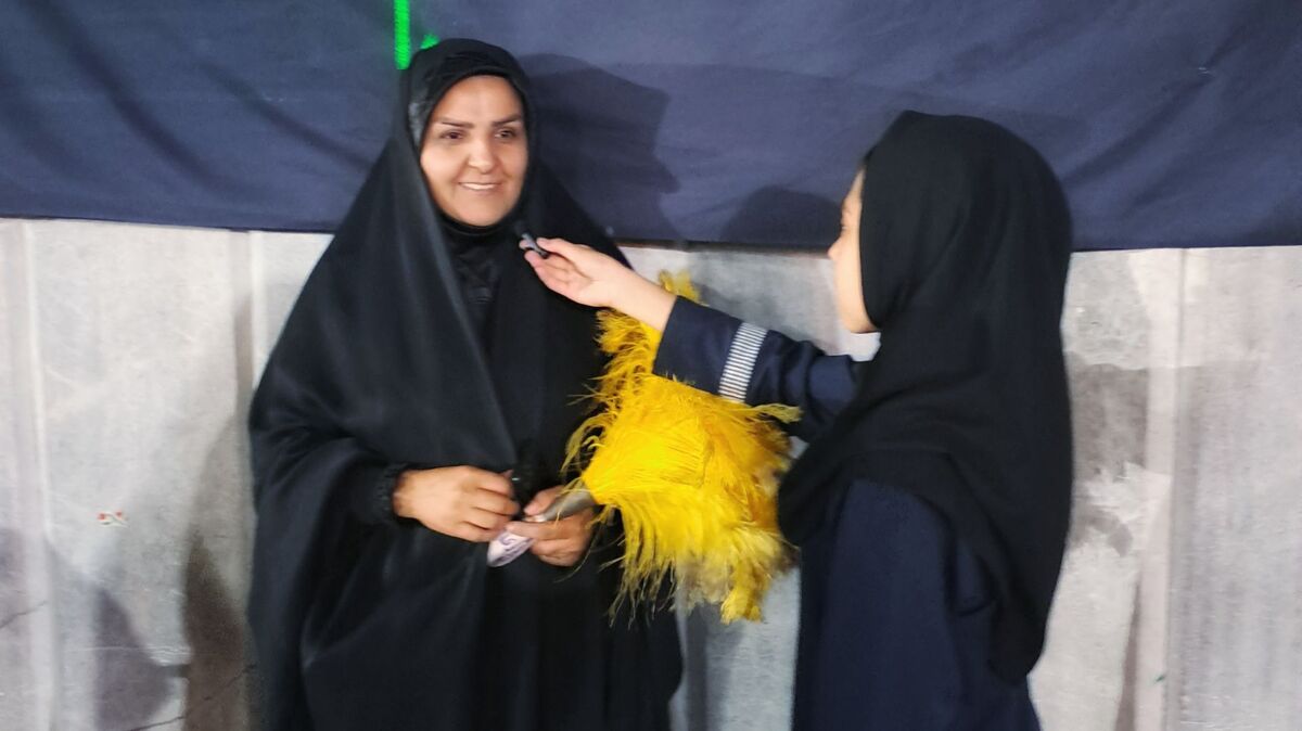 بسیار خرسندم که افتخار خادمی اهل البیت(ع) را دارم