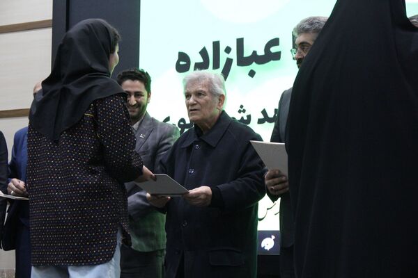 آیین افتتاح سالن اجتماعات رضا گل‌نراقی همزمان با همایش تجلیل از رتبه‌های برتر کنکور سراسری ۱۴۰۳ شهرستان قدس 