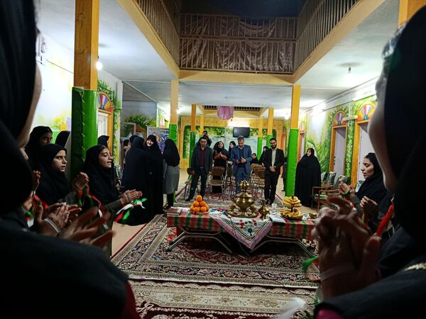 جشن یلدا در دبیرستان نمونه اندیشه 