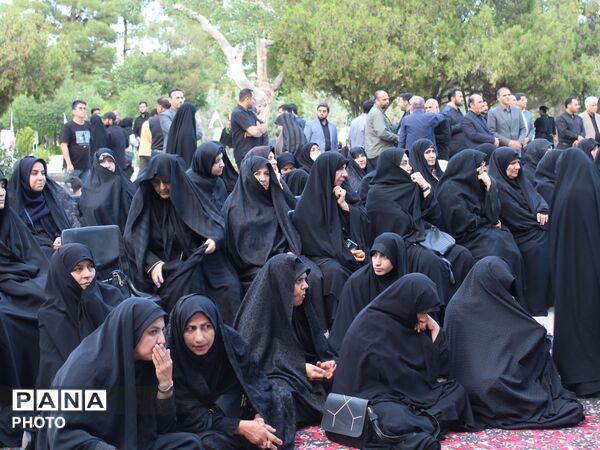 وزیر آموزش و پرورش در اولین سالگرد شهید محمد کاظمی در بهشت رضای مشهد