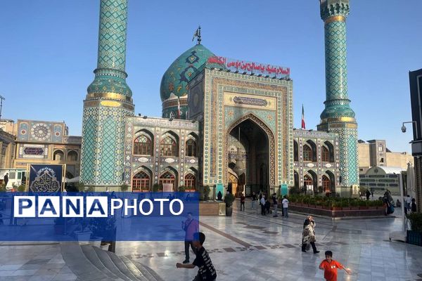 بازدید دانش آموزان دبیرستان نمونه آیت‌الله خامنه‌ای کاشمر از مجلس شورای اسلامی