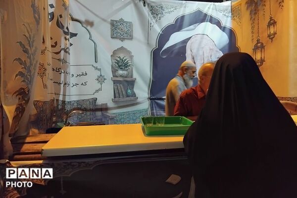 حضور پر رنگ مردم تهران در تجمعات شبانه