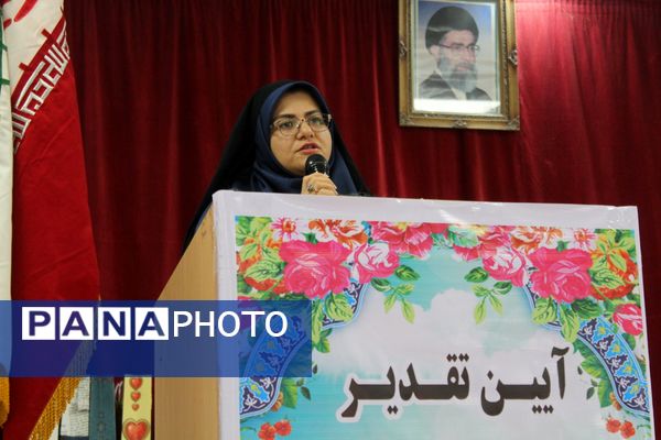 تقدیر از برگزیدگان مسابقات قرآن، عترت و نماز در گلوگاه 