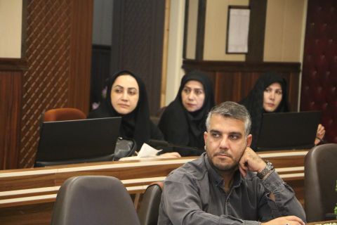 برگزاری جلسه توانمندسازی مدیران و معاونان آموزشی قطب یک و شش مدارس ابتدایی ناحیه یک شهرری