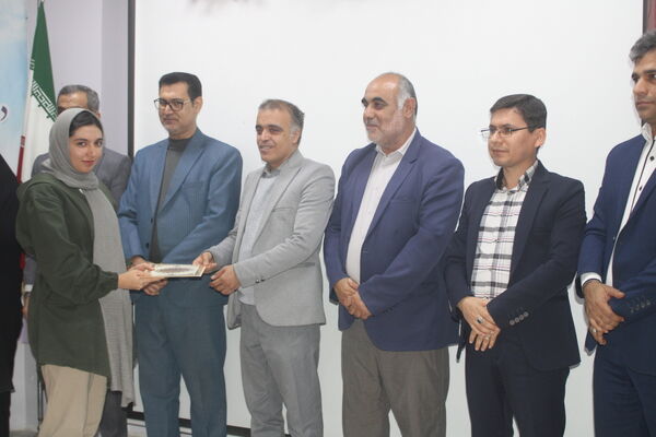  همایش تجلیل از دانش‌آموزان برگزیده مسابقات نانو فناوری، آزمایشگاه و ادبیات استان بوشهر