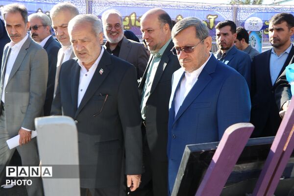 «مهر کریمانه» با حضور وزیر آموزش و پرورش در دبستان پروین اعتصامی بهارستان‌دو
