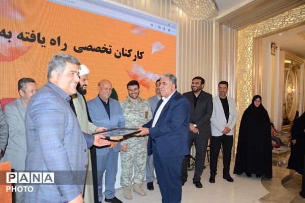 مراسم بزرگداشت و تکریم مقام و منزلت معلمان چهاردانگه