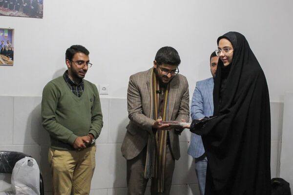 تقدیر و تشکر ملاباقری، رئیس سازمان دانش‌آموزی و حیدری، مسئول پانا استان یزد از خبرنگاران پانا