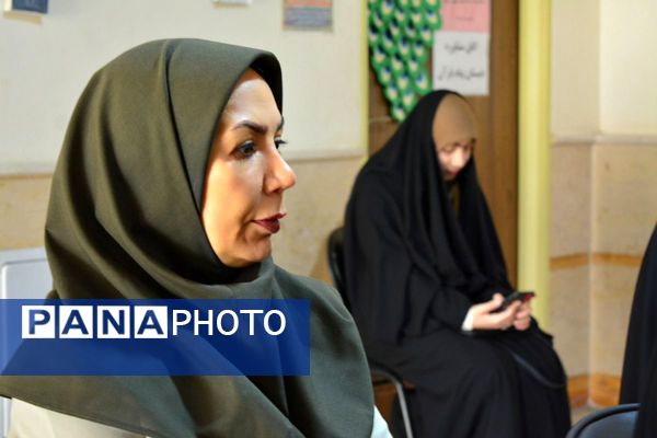 برگزاری کافه ۵۷ در دبیرستان فرهنگ